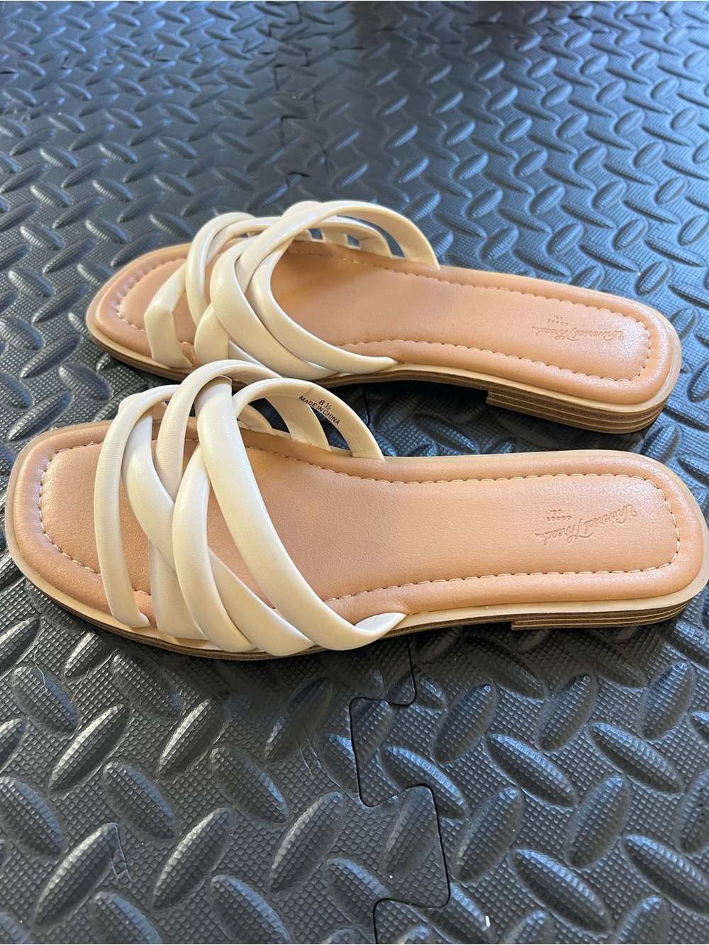 Universal Thread Ivory White Braided Strap Slide Sandals Size 8.5 - Picture 5 of 6